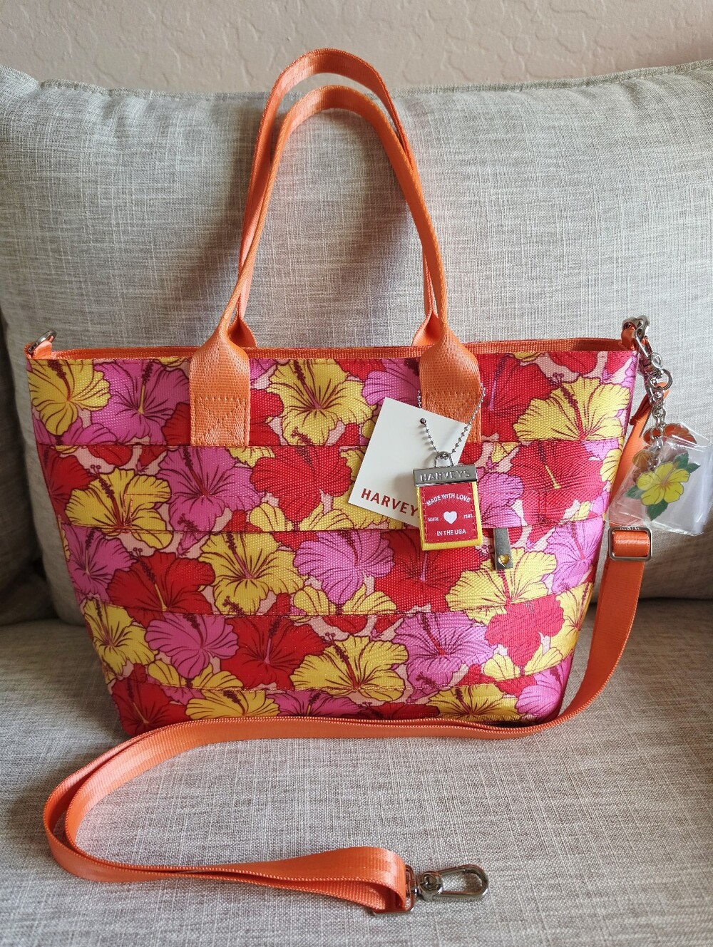 Harvey's Mini Streamline Tote Hibiscus 🌺